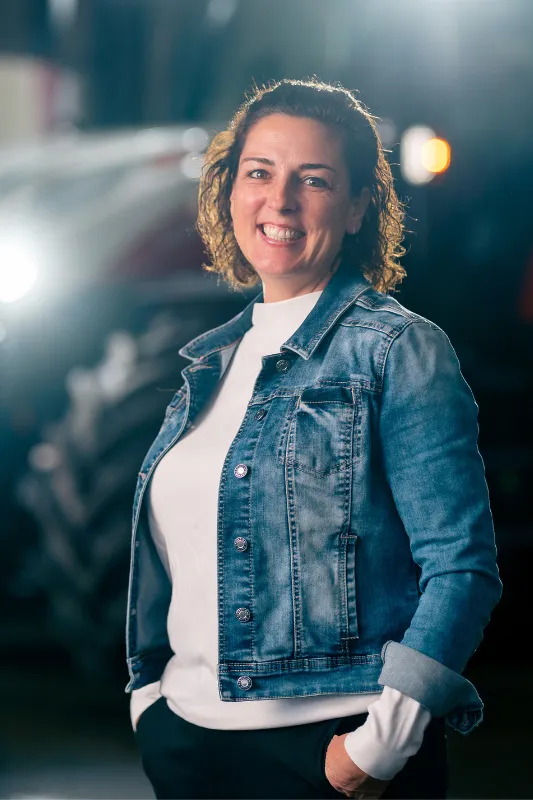 Corinne Egger in der Ausstellungshalle.